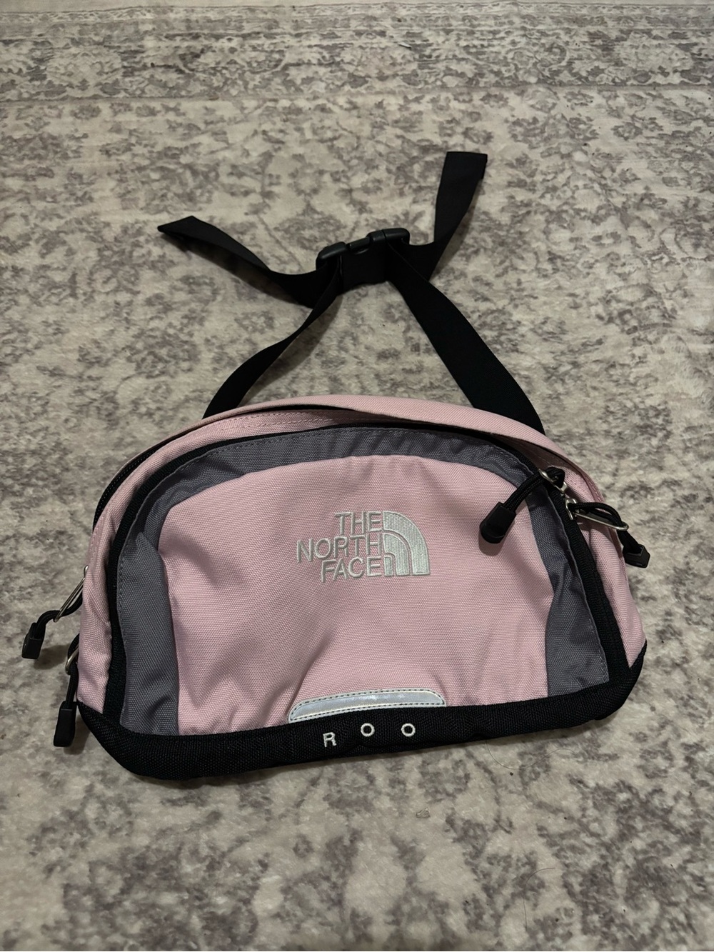 The North Face Roo Lumbar Pack Belt bag fanny pack in black and Pink